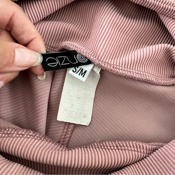 Onzie Ribbed Sweetheart Midi Leggings - Picture 10 of 14